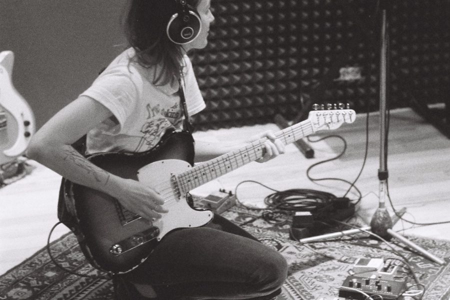 Liú Mottes guitar recording at Studio X Berlin 2020